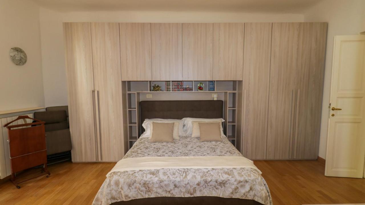 Apartamento Sole, Terrazza, Centro Citta E Wi-Fi Veloce! Génova Exterior foto