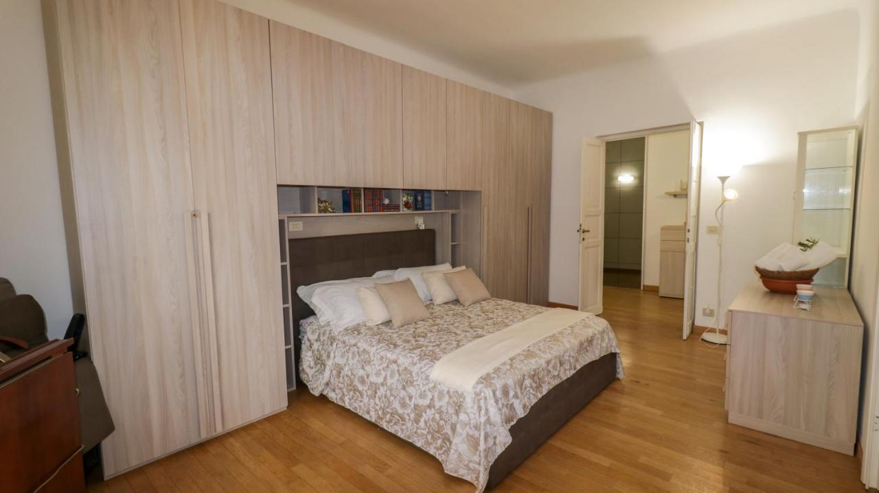 Apartamento Sole, Terrazza, Centro Citta E Wi-Fi Veloce! Génova Exterior foto